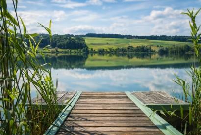 Traumhaftes Badegrundstück am Ostufer des Obertrumer Sees mit Steg!
