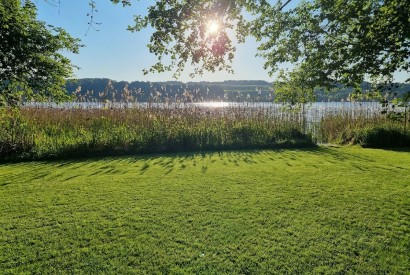 Badegrundstück am Ostufer des Obertrumer Sees mit Steg!
